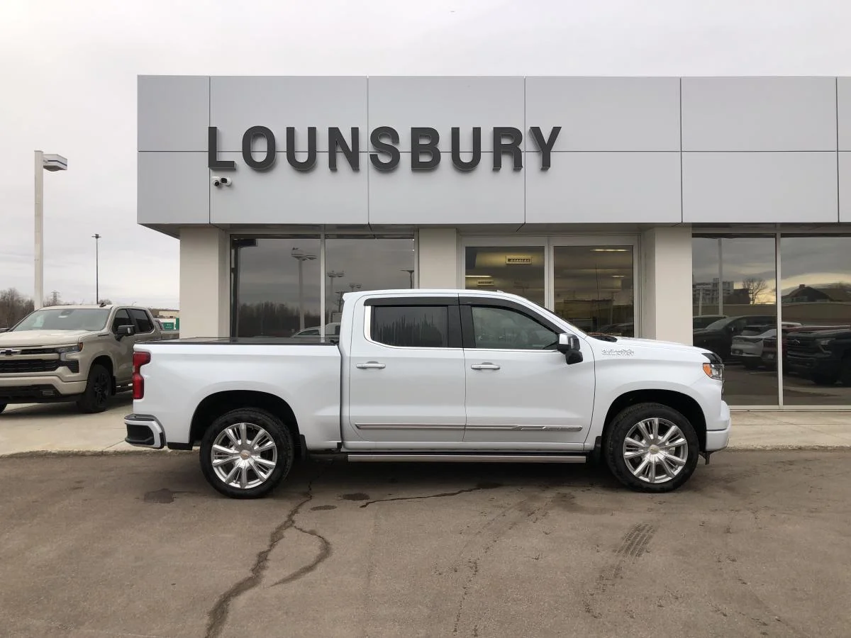 Used 2026 White Chevrolet 4wd Crew Cab 147 image 2