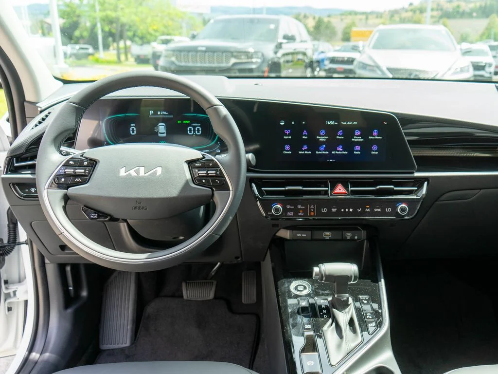 New 2026 Snow White Pearl Kia EX image 13
