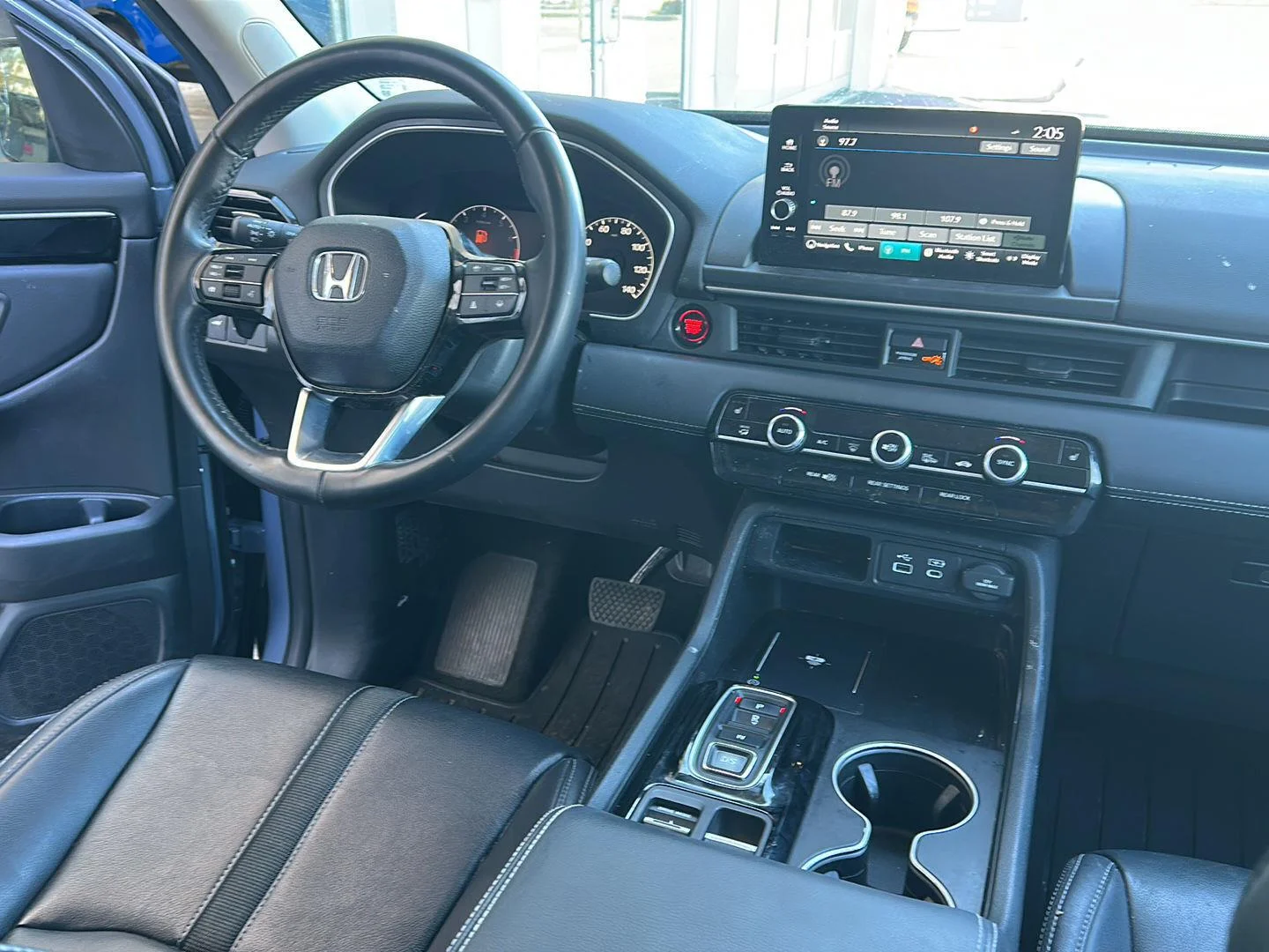 Used 2024 Sonic Gray Pearl Honda Touring image 13