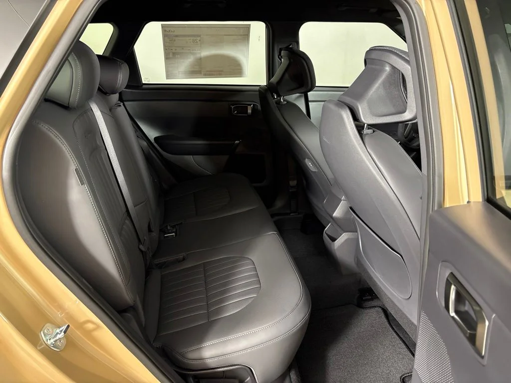 New 2027 Terrain Brown / Black Roof Kia X-Line S image 20