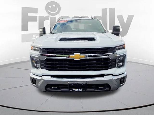 Used 2024 White Chevrolet LT image 2