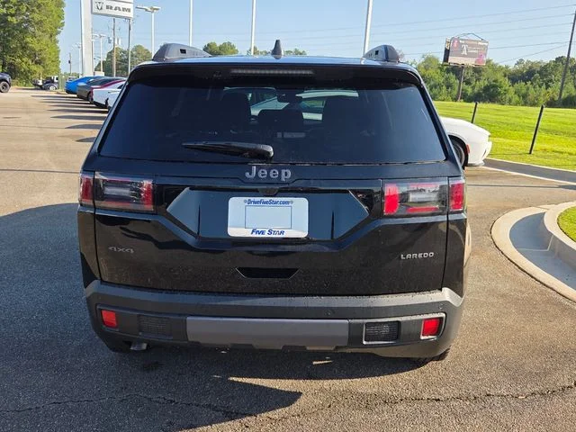 New 2026 Diamond Black Crystal Pearlcoat Jeep Laredo image 12
