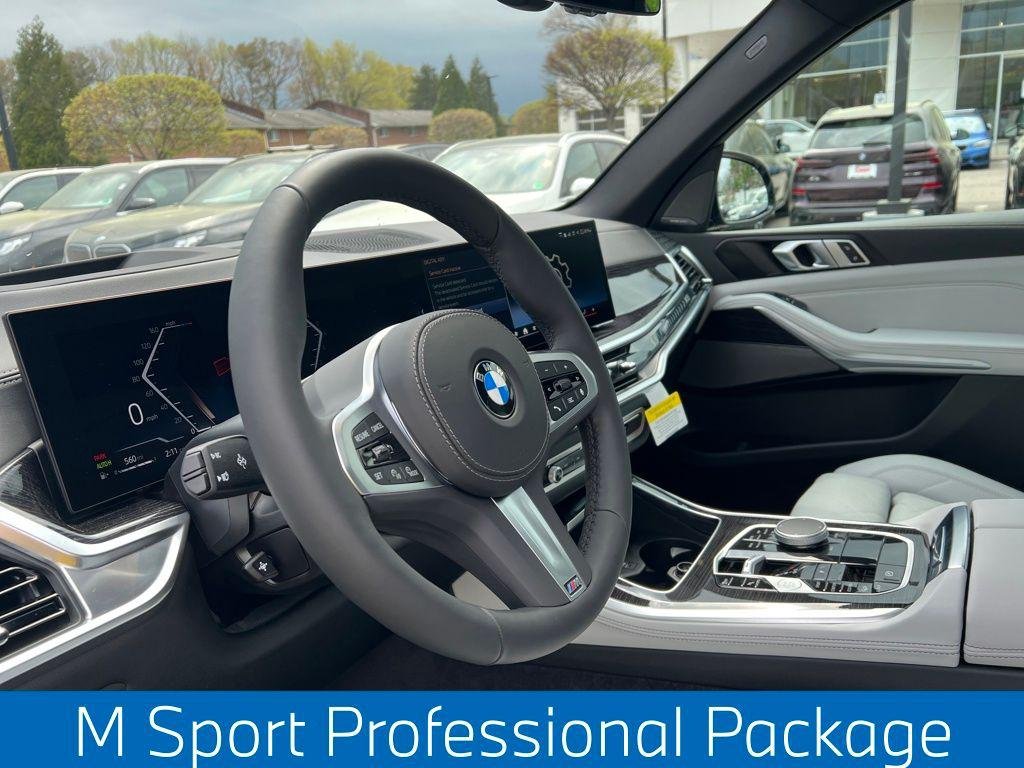 New 2026 Carbon Black Metallic BMW xDrive40i image 4