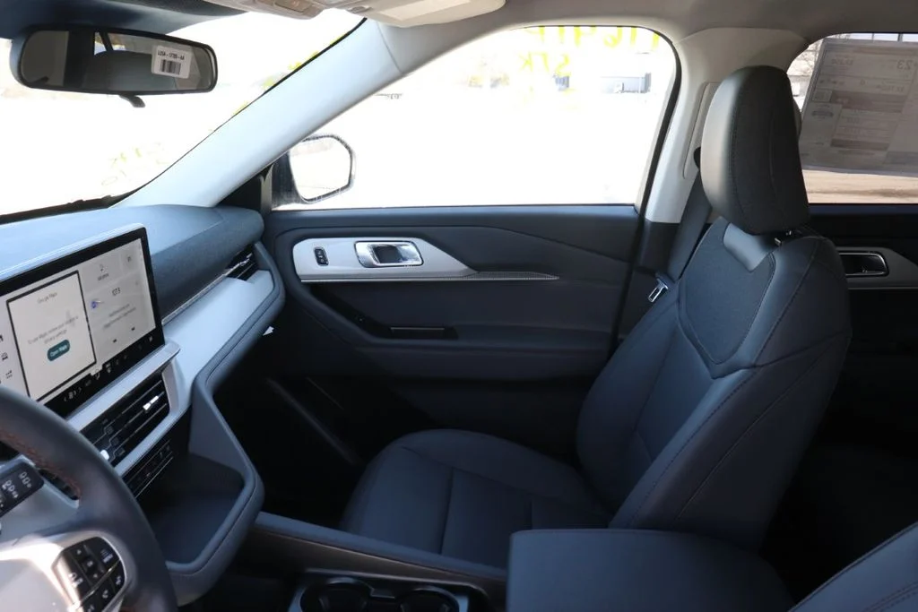 New 2026 Space White Metallic Ford Active image 15