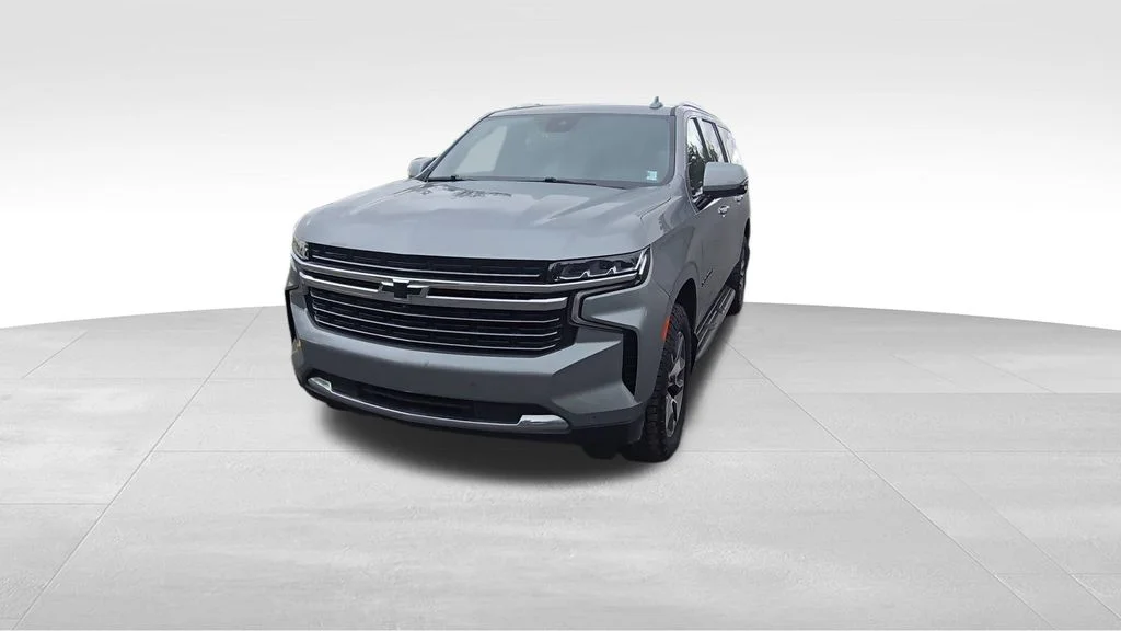 Used 2024 Gray Chevrolet LT image 3