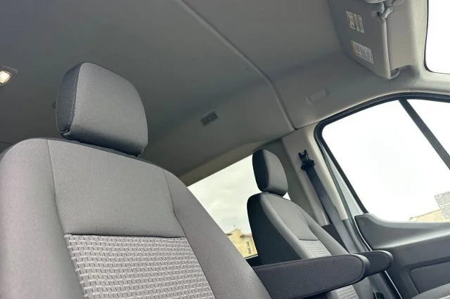 New 2026 Oxford White Ford Passenger Van XLT image 38