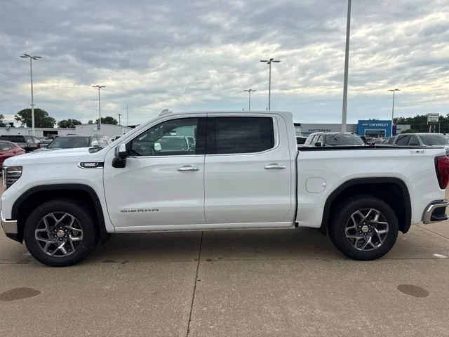 2026 GMC Sierra 1500 SLT - Photo 8