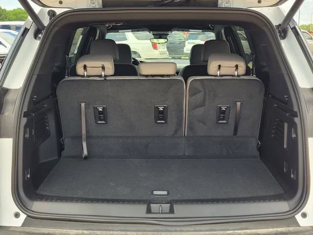 New 2026 Summit White GMC Elevation image 9