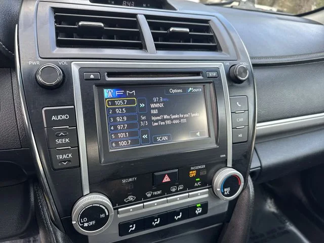 Used 2013 Black Toyota SE image 19