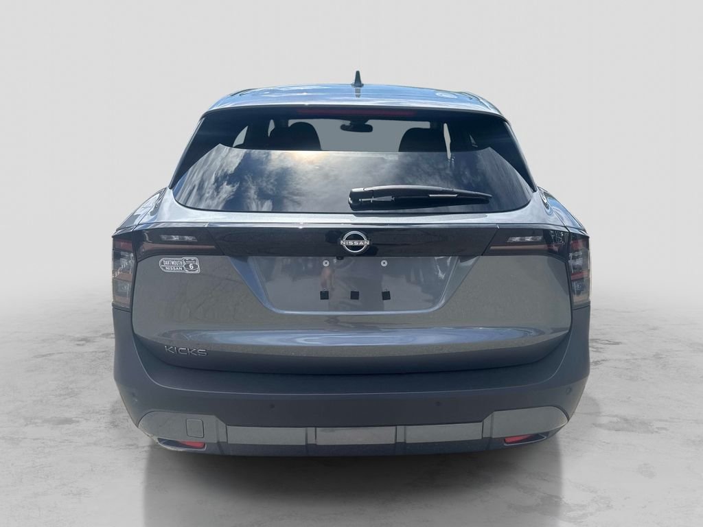 Used 2025 Gray Nissan SV image 4