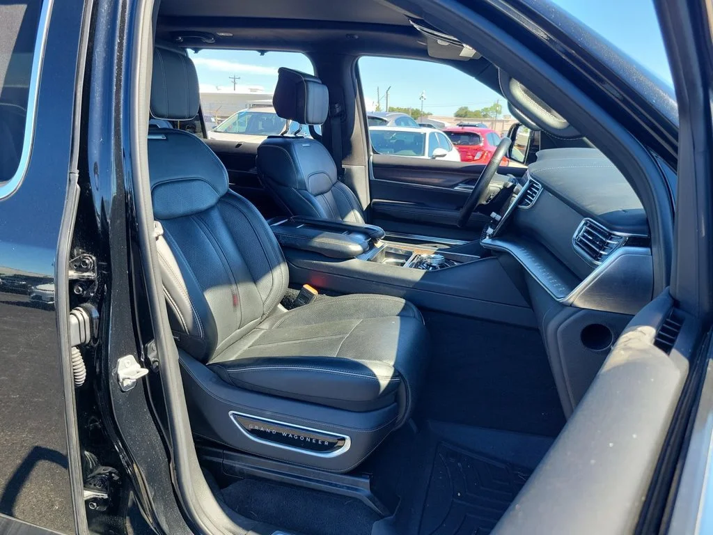 2022 Jeep Grand Wagoneer Series II - Photo 29