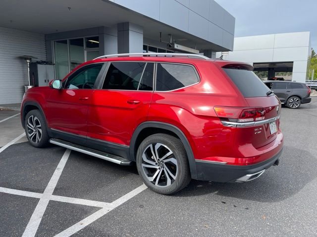 Used 2022 Red Volkswagen SEL image 4