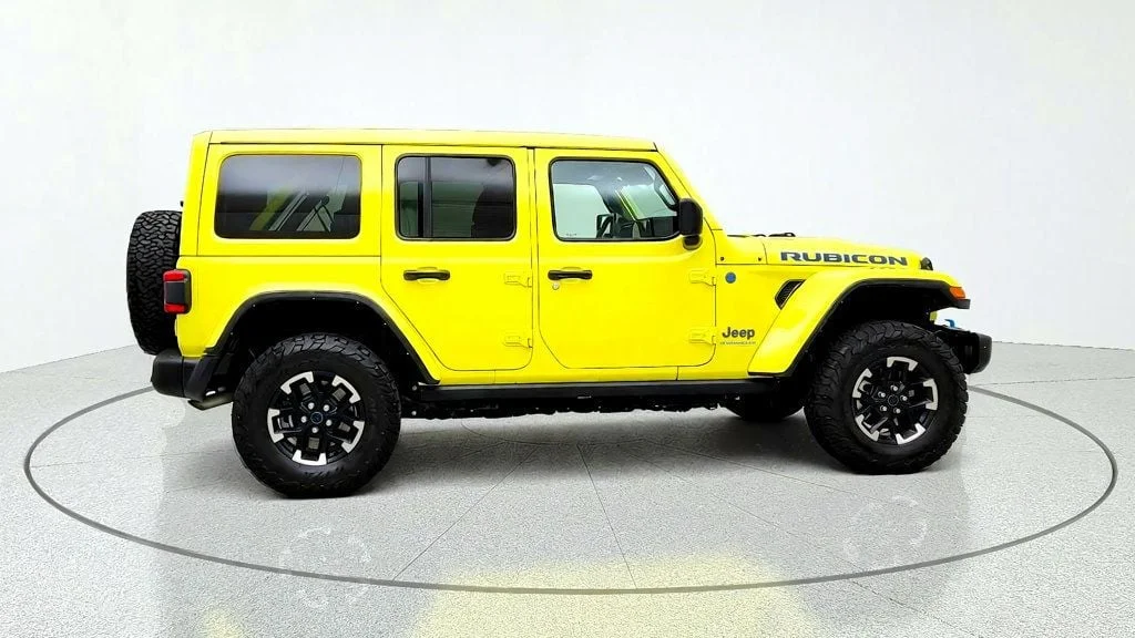 Used 2024 High Velocity Clearcoat Jeep Rubicon X 4x4 w/ Sky One-Touch Power Top & Nappa Leathe image 4