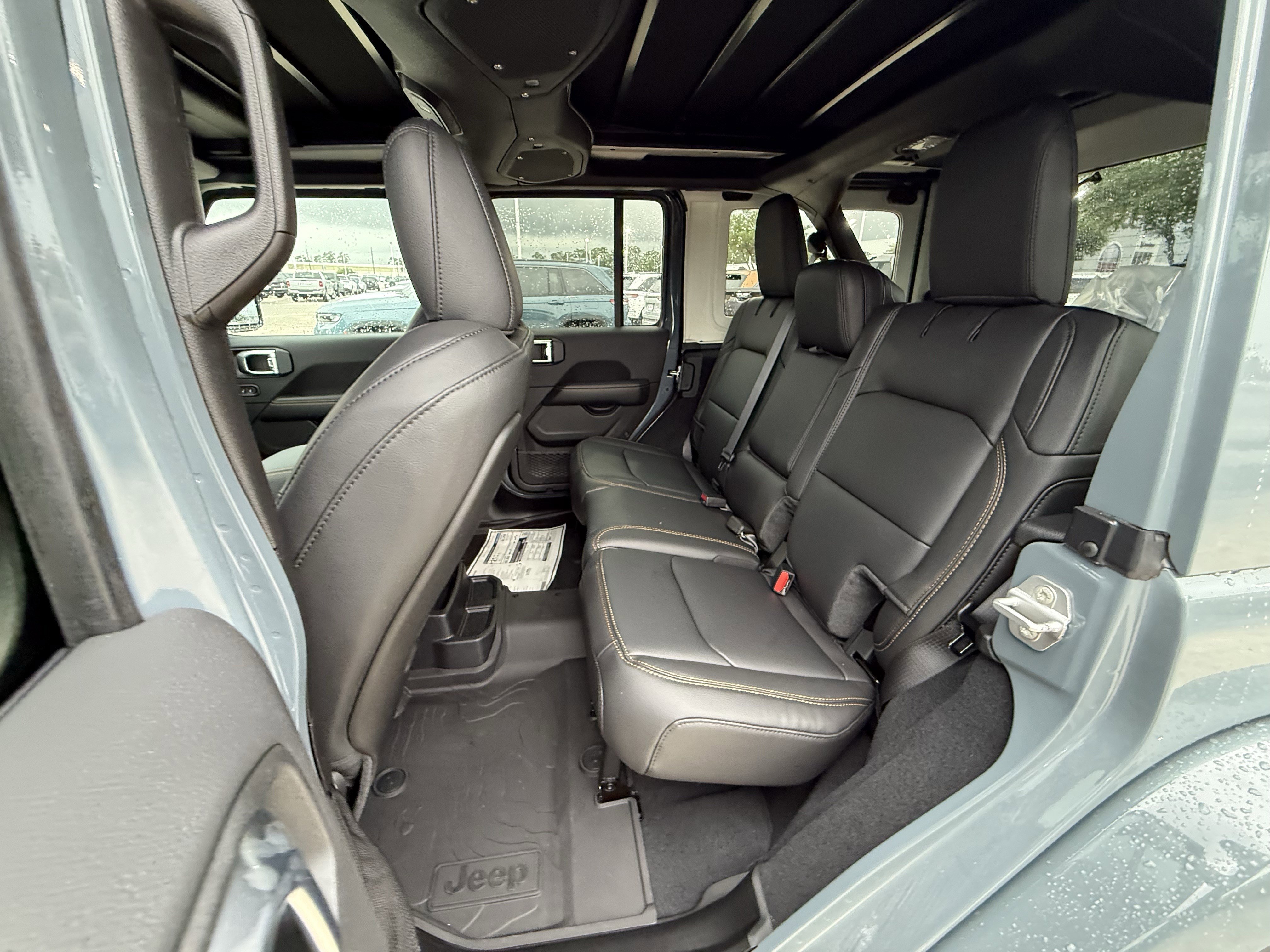 New 2026 Anvil Clear-Coat Exterior Paint Jeep Sahara image 15