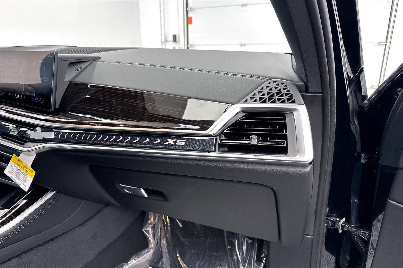 New 2026 Black Sapphire Metallic BMW xDrive40i image 31