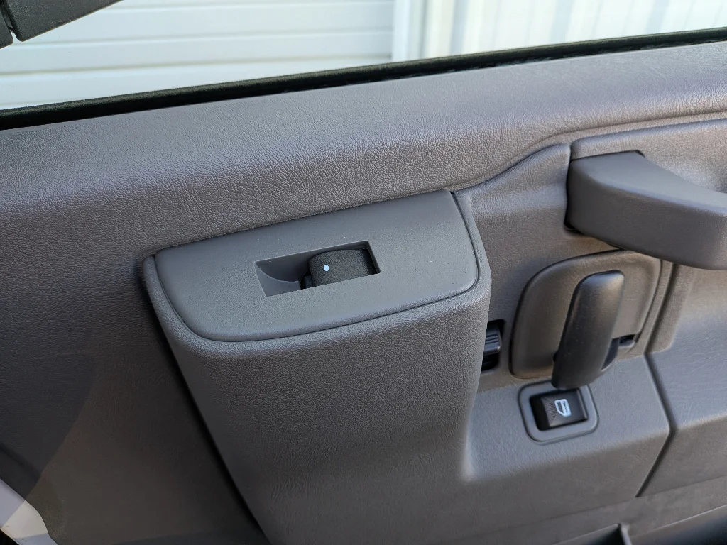 New 2026 Summit White GMC Work Van image 22