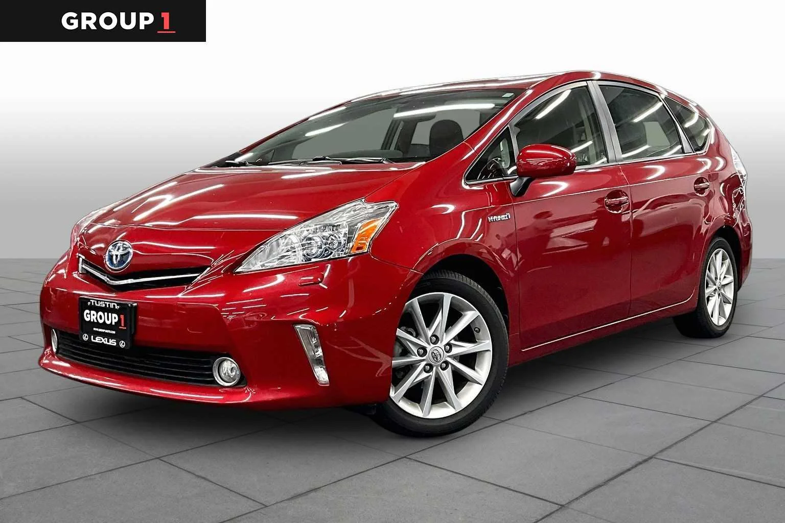 2012 Toyota Prius v Five's photo