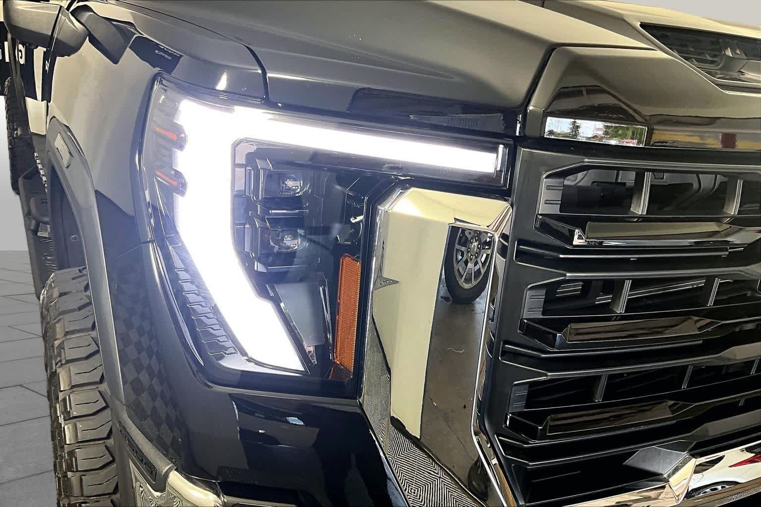 Used 2025 Onyx Black GMC Pro image 25