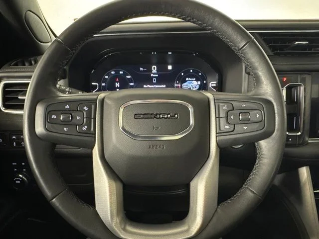 Used 2022 White Frost Tricoat GMC Denali image 19