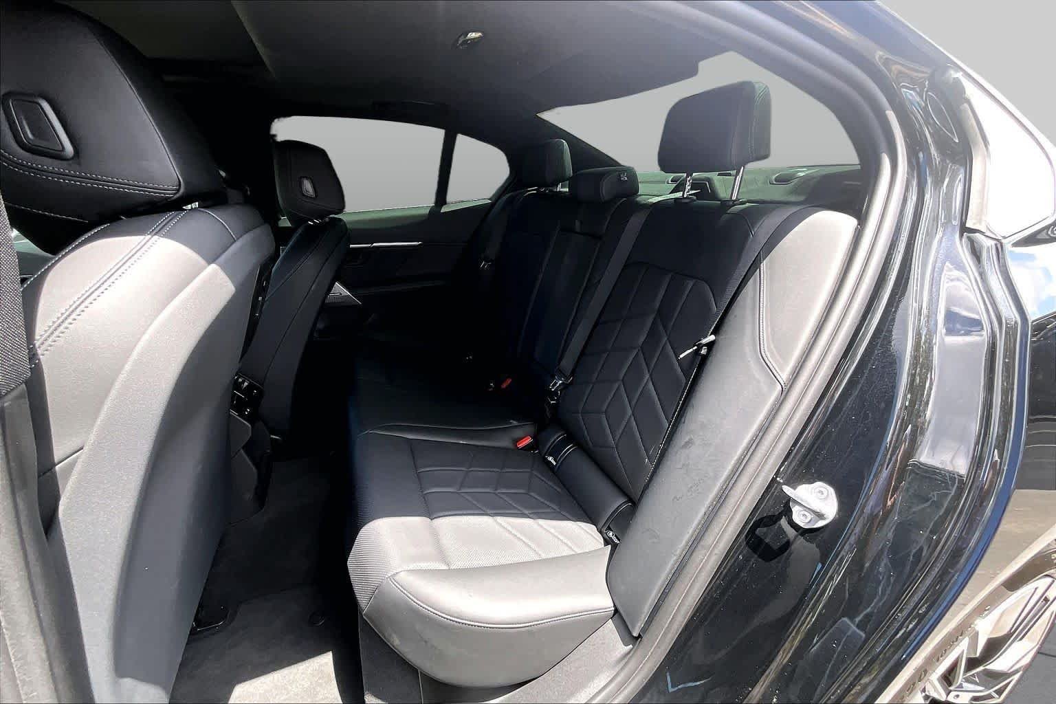 Used 2024 Black Sapphire Metallic BMW 530i image 21