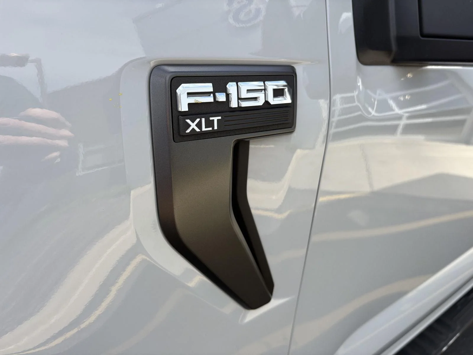 Certified Used 2023 Avalanche Gray Ford XLT image 9
