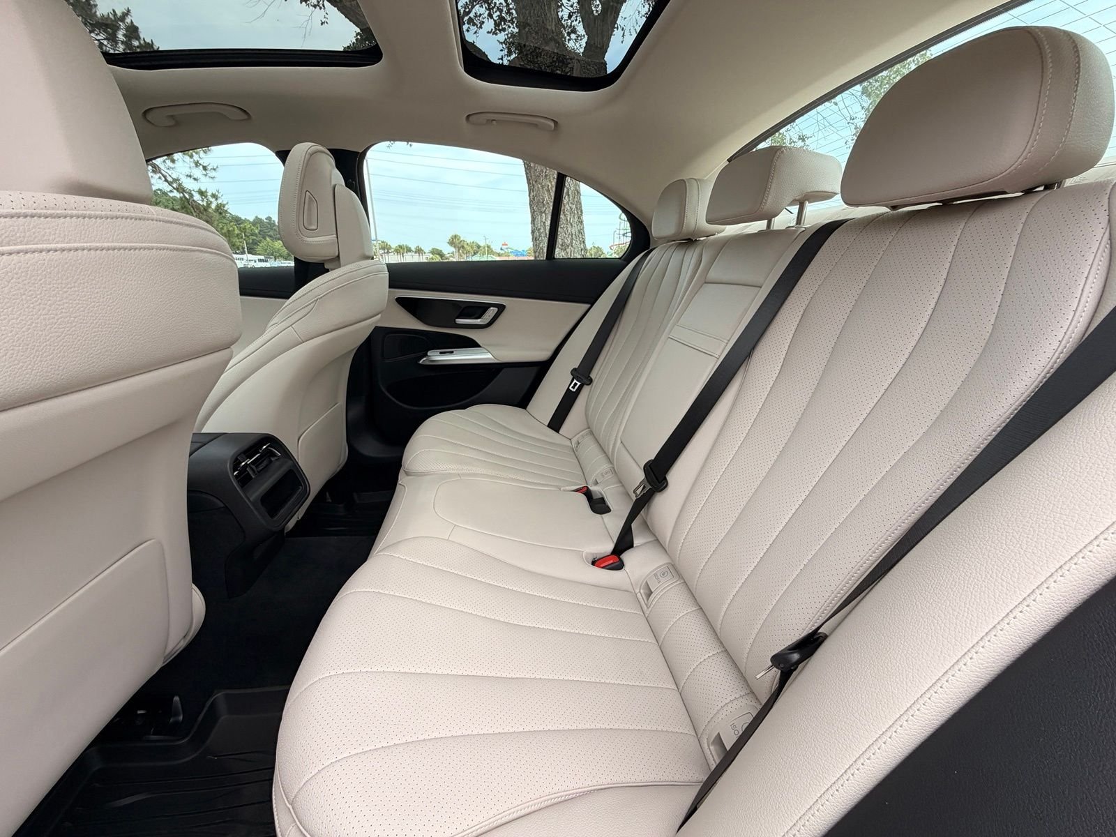 New 2026 Polar White Mercedes-Benz E 350 image 14