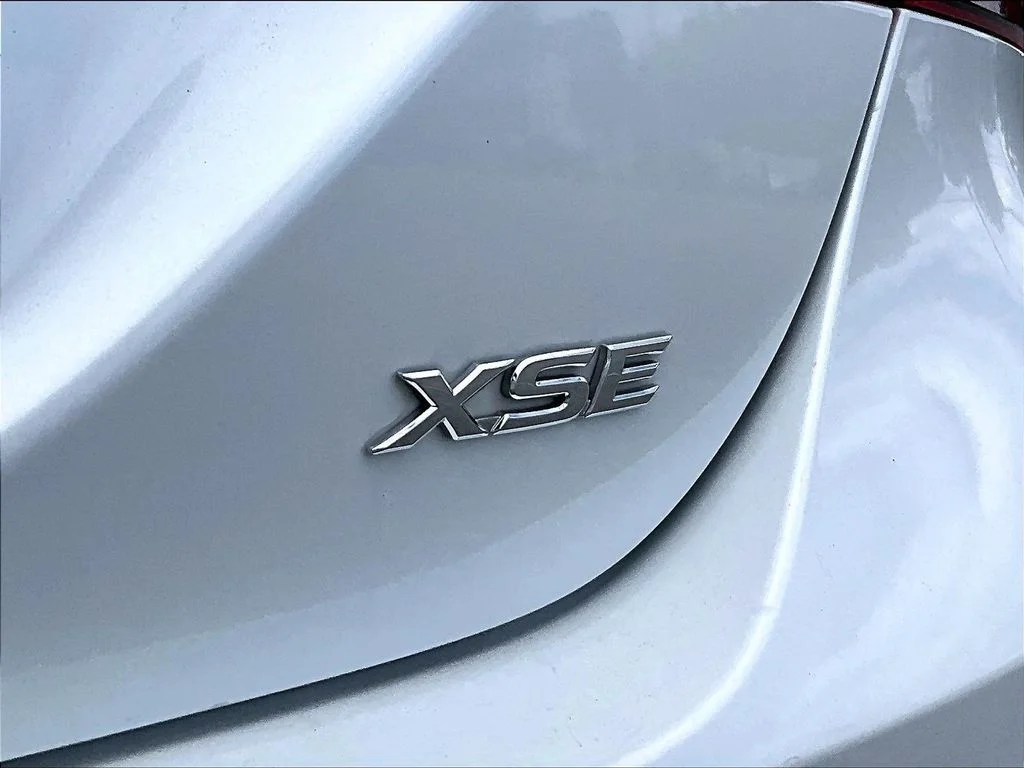 Used 2018 Black Toyota XSE V6 image 29