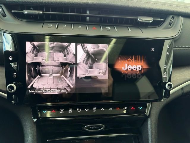 New 2026 Diamond Black Crystal Pearl-Coat Exterior Paint Jeep Limited image 29