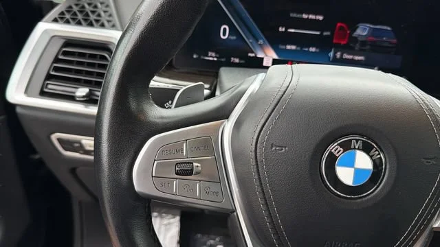 Used 2023 Black BMW xDrive40i image 25