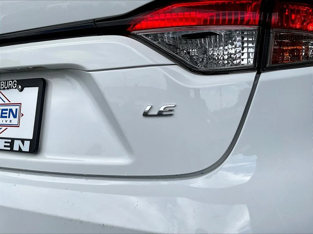 Used 2024 Ice Toyota LE image 26