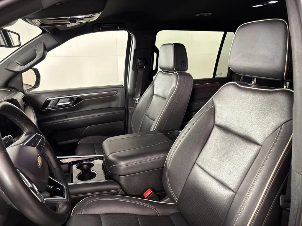 Certified Used 2025 Sterling Gray Metallic Chevrolet Premier image 33