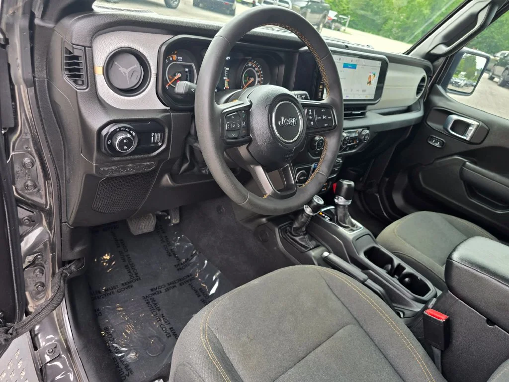 Used 2024 Gray Jeep Sport S image 23