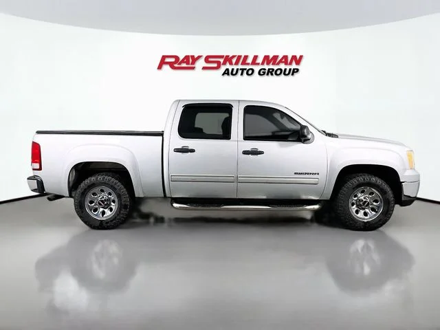 Used 2012 Silver GMC SL image 8