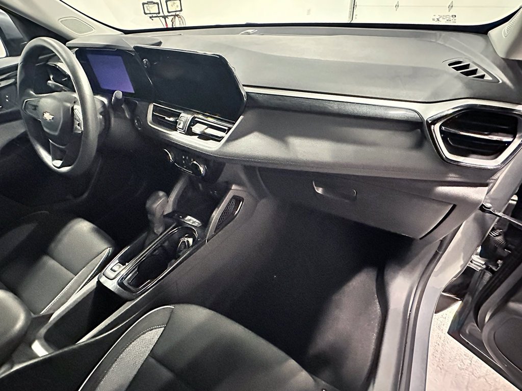 Used 2024 Gray Chevrolet LT image 25
