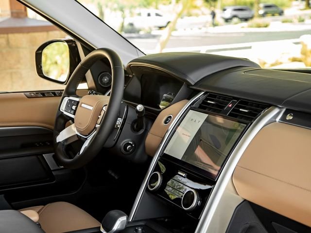 2025 Land Rover Discovery Metropolitan Edition - Photo 30