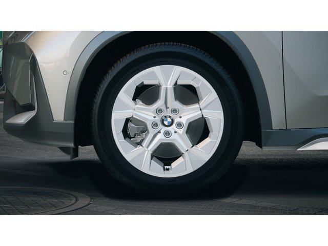 New 2026 Space Silver Metallic BMW X1 28i image 7