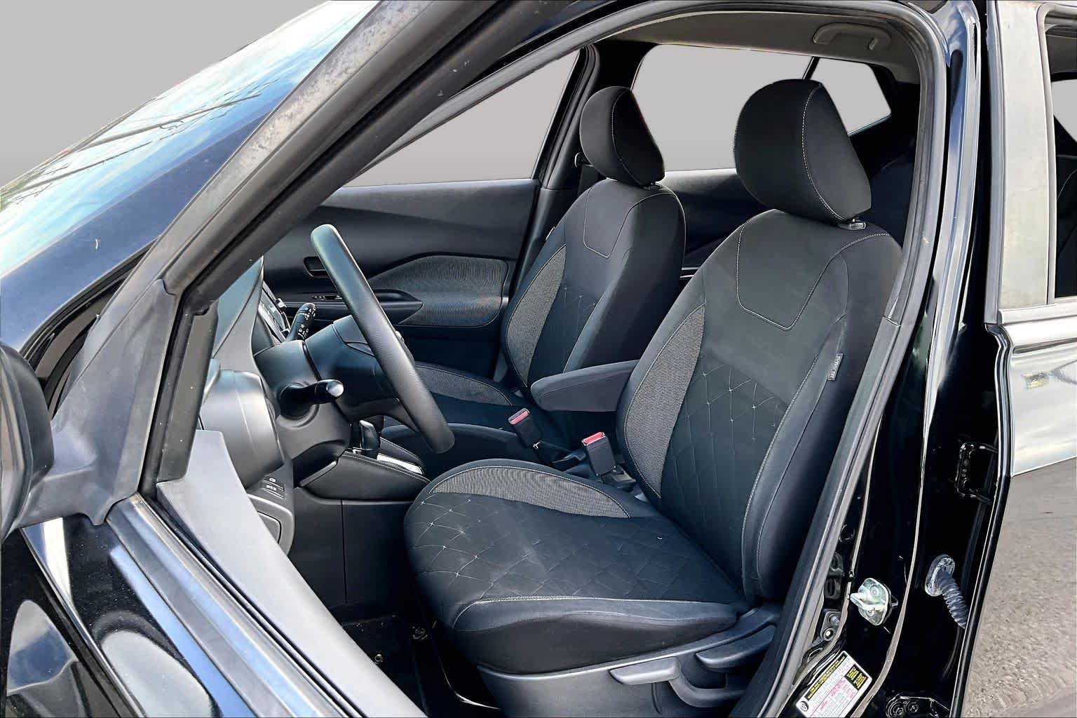 Used 2019 Super Black Nissan S image 8