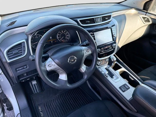 Used 2018 Silver Nissan SV image 9