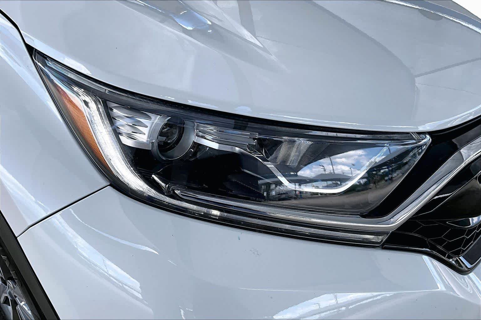 Certified Used 2022 Platinum White Pearl Honda AWD EX image 28