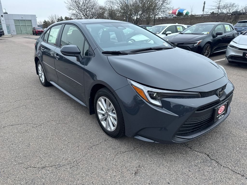 2026 Toyota Corolla LE - Photo 9