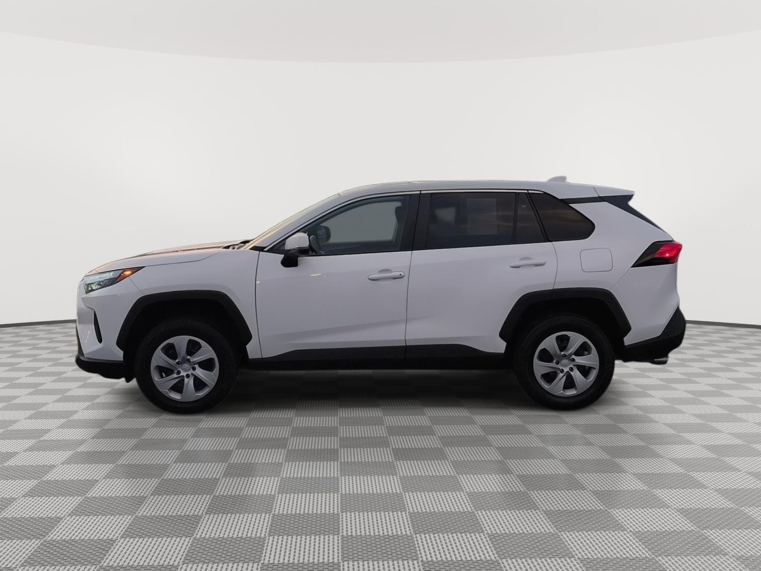 Used 2024 Ice Cap Toyota LE image 16