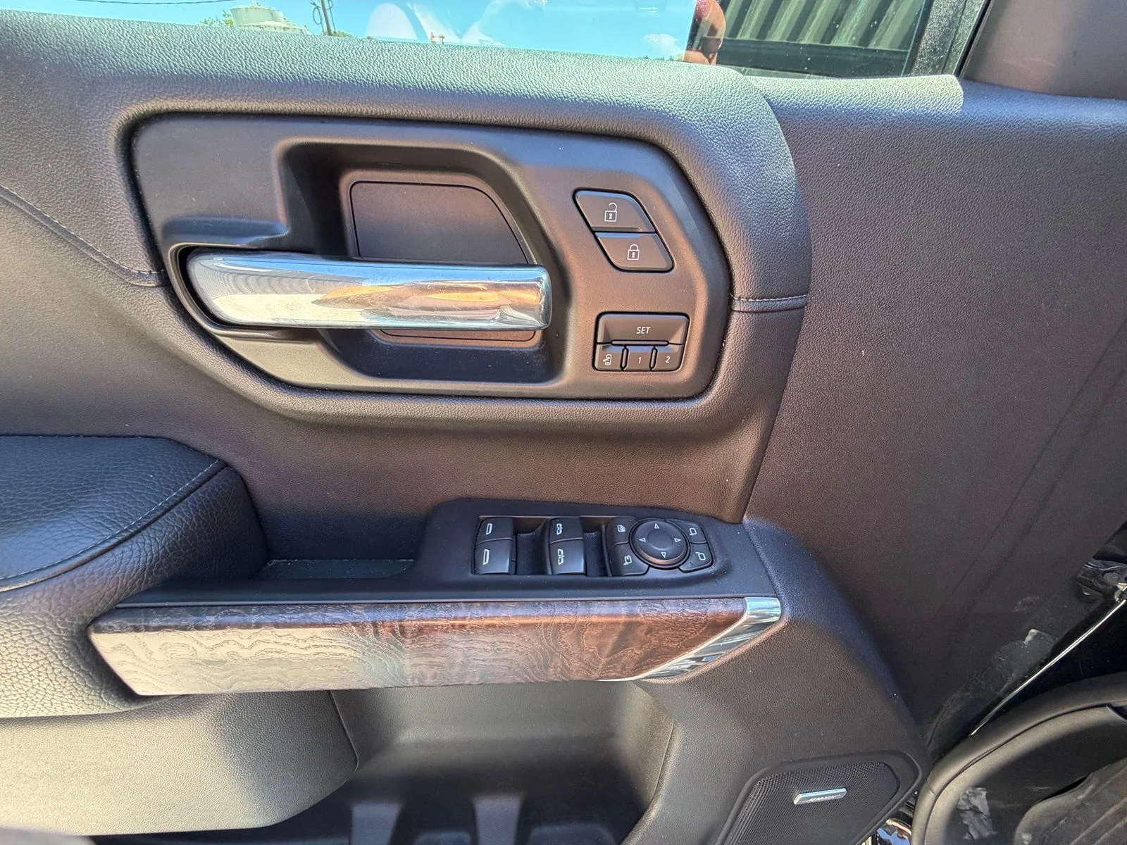 Used 2021 Black GMC Denali image 9