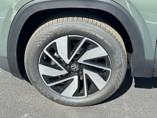 New 2026 Avocado Green Pearl Volkswagen 2.0T SE w/Technology image 8