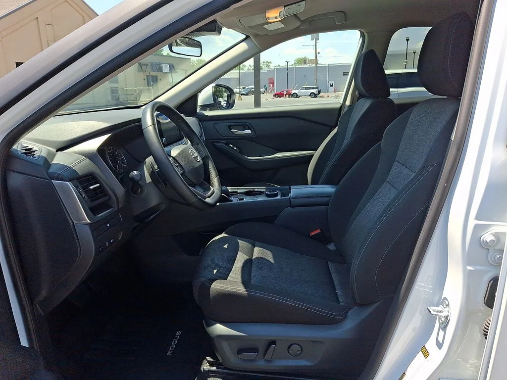 Used 2025 White Nissan SV image 13