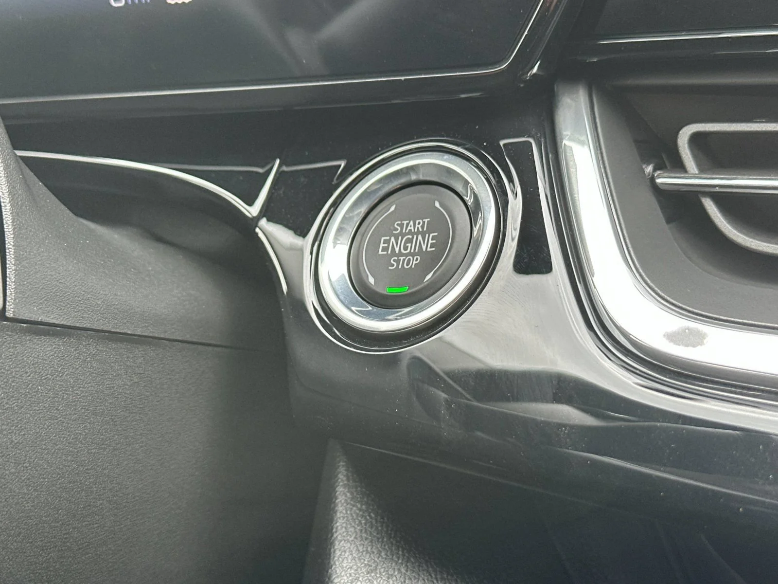 New 2026 Summit White Chevrolet ACTIV image 22
