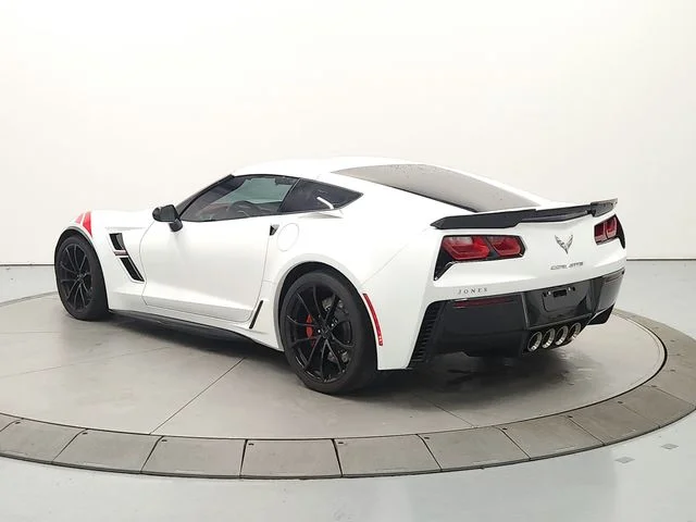 Used 2019 White Chevrolet Grand Sport image 5