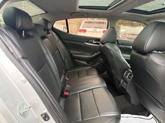 Used 2020 Silver Nissan 3.5 SL image 27