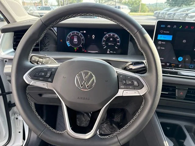 New 2026 Pure White Volkswagen SE image 14
