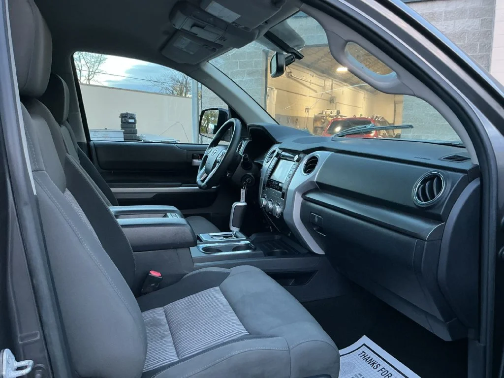 Used 2017 Gray Toyota SR5 image 31