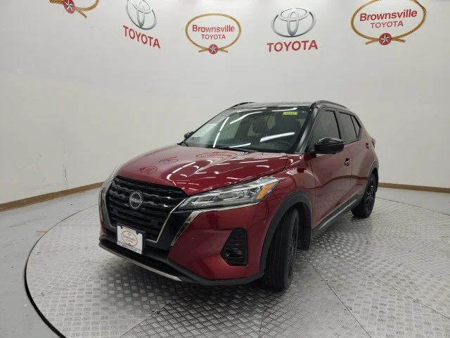 Used 2023 Red Nissan SR image 2